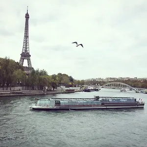 Appartamento Eiffel Tower Champs De Mars, Parigi